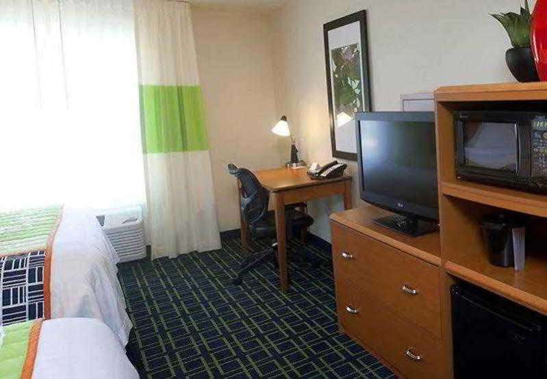 Fairfield Inn & Suites By Marriott Падака Номер фото